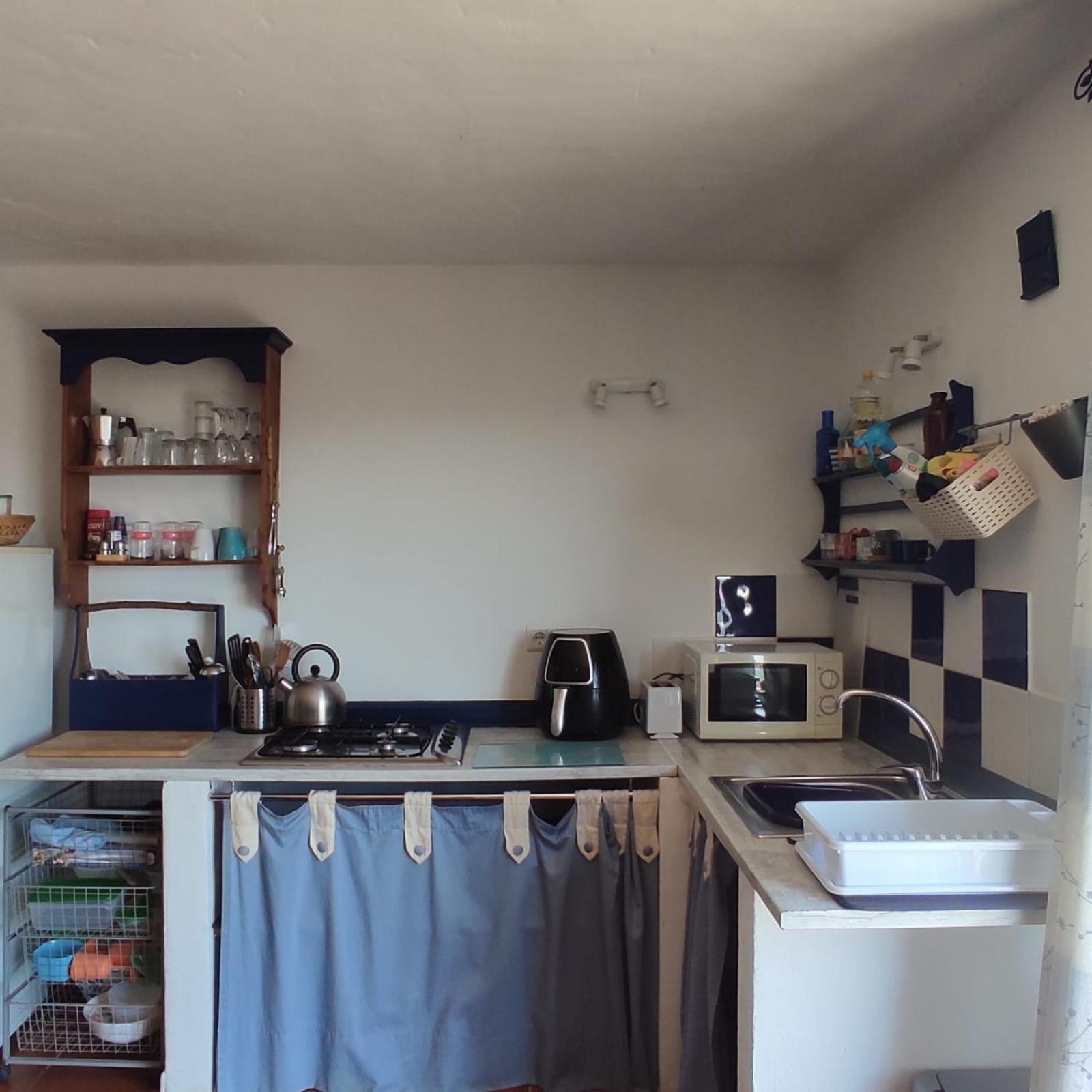 Vine Ridge Studio And Apartment Comares Bagian luar foto