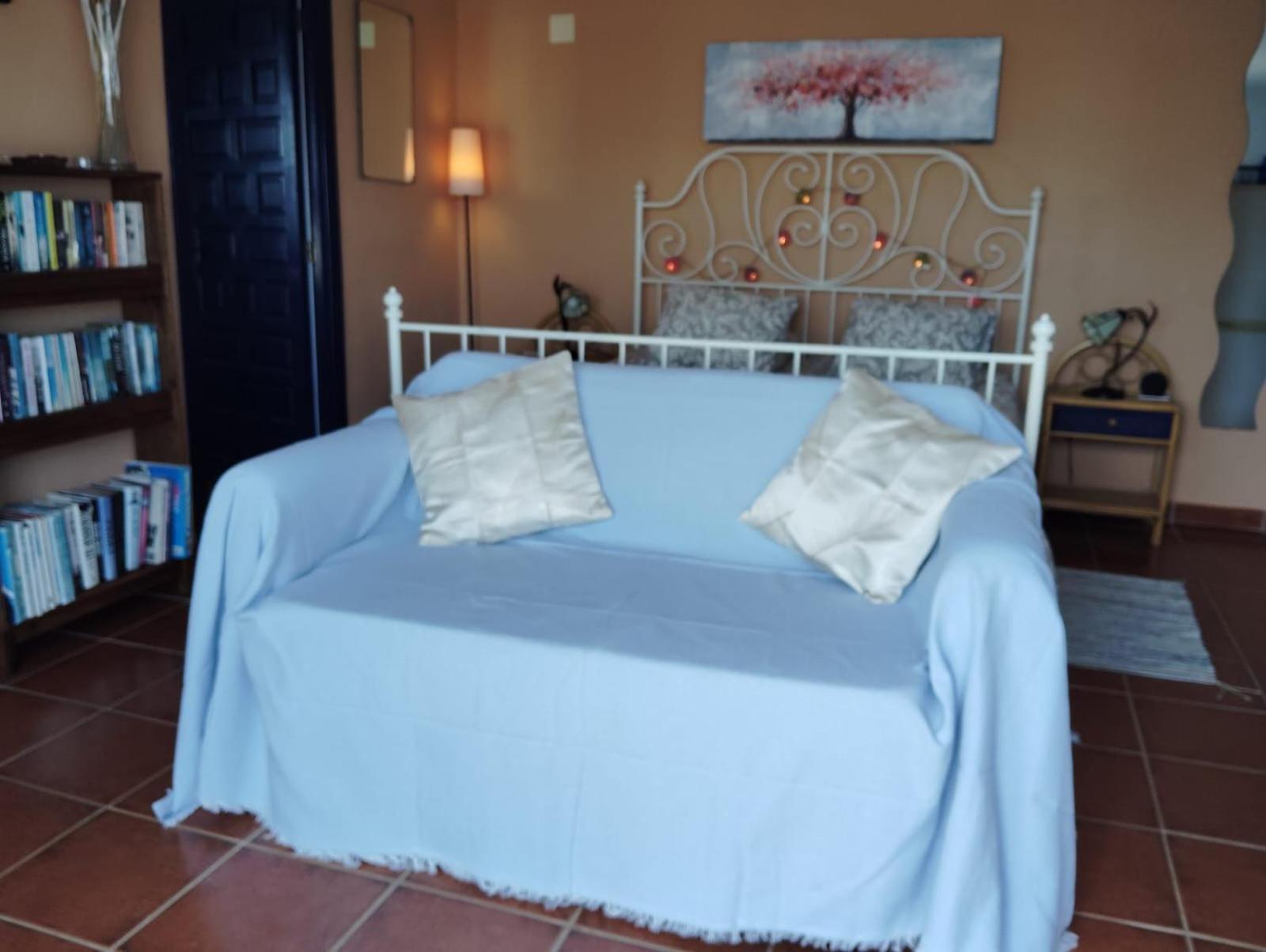 Vine Ridge Studio And Apartment Comares Bagian luar foto