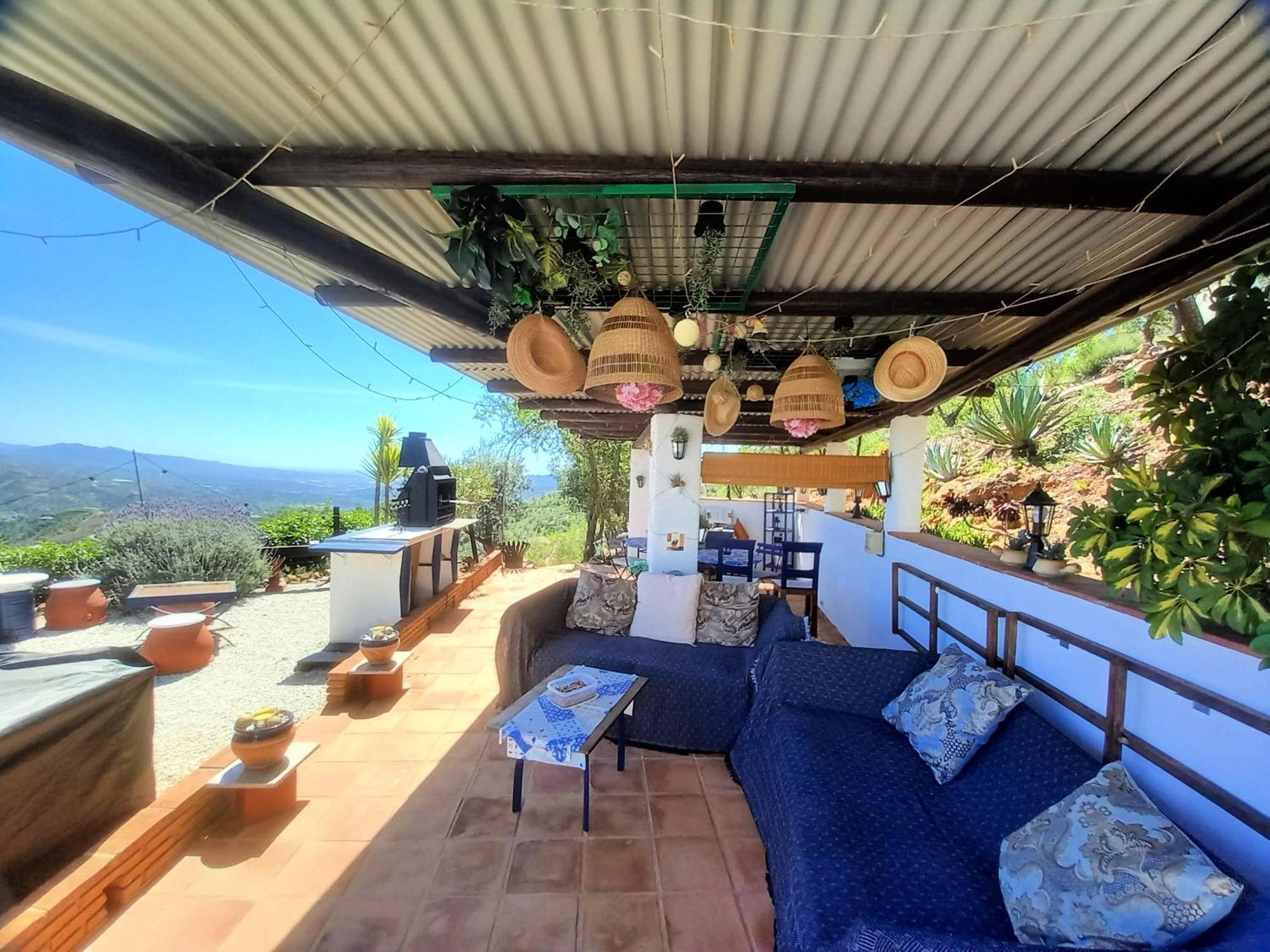 Vine Ridge Studio And Apartment Comares Bagian luar foto